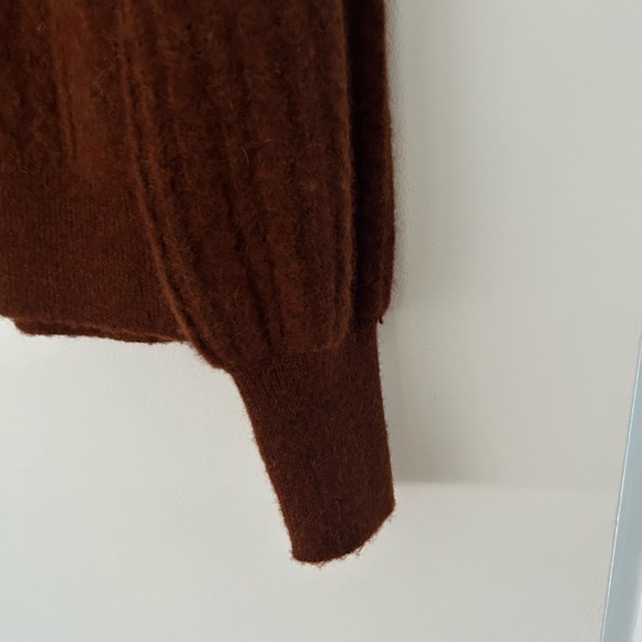 Banana Republic cable sweater, size S, rust color. - Picture 3 of 5